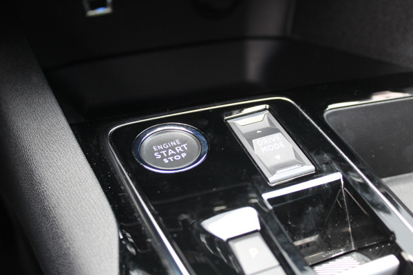 Peugeot 3008 1.6 HYbrid4 300 GT | Trekhaak | BLIS | Panoramadak | Adaptieve Cruise | Led | Navigatie