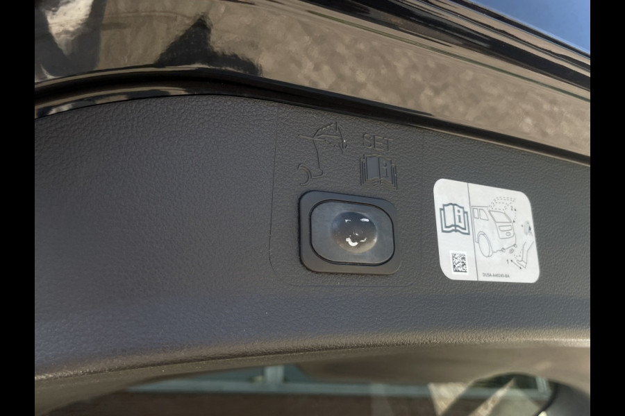 Ford Kuga EcoB. Titanium 150PK/TREKHAAK/WINTERPACK/ELEKTR.ACHTERKLEP e