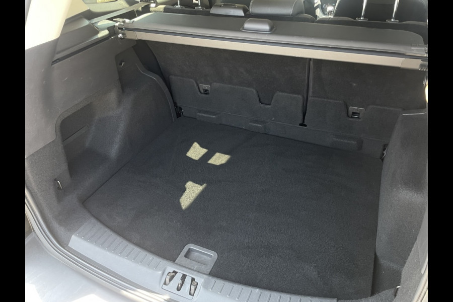Ford Kuga EcoB. Titanium 150PK/TREKHAAK/WINTERPACK/ELEKTR.ACHTERKLEP e