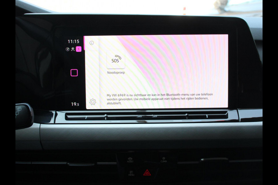Volkswagen Golf 1.0 eTSI Life Business Climate control Cruise control adaptive Navigatie LED Parkeersensoren Camera Apple Carplay/ Android Auto Lichtmetalen Vegen 18"