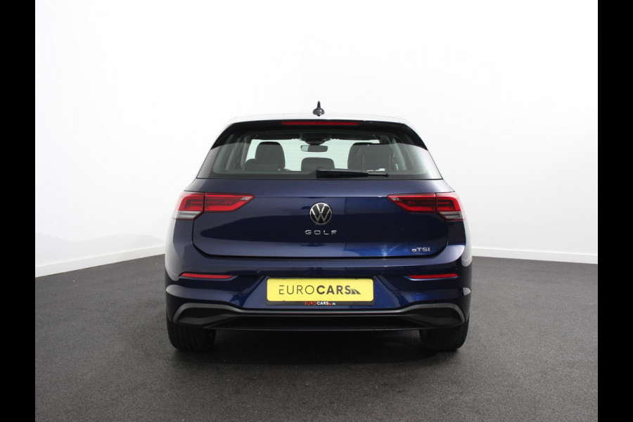 Volkswagen Golf 1.0 eTSI Life Business Climate control Cruise control adaptive Navigatie LED Parkeersensoren Camera Apple Carplay/ Android Auto Lichtmetalen Vegen 18"