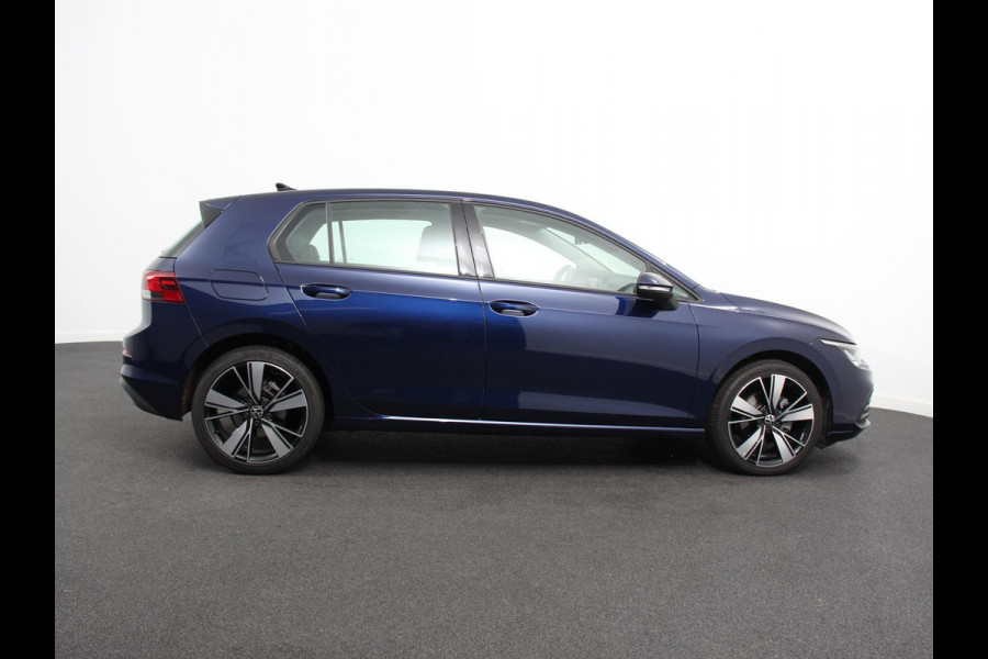 Volkswagen Golf 1.0 eTSI Life Business Climate control Cruise control adaptive Navigatie LED Parkeersensoren Camera Apple Carplay/ Android Auto Lichtmetalen Vegen 18"
