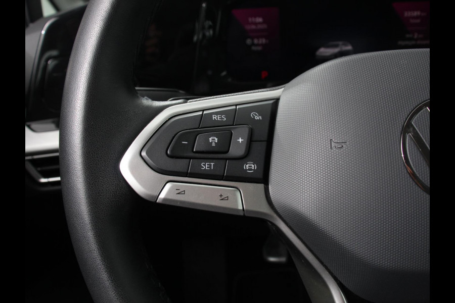 Volkswagen Golf 1.0 eTSI Life Business Climate control Cruise control adaptive Navigatie LED Parkeersensoren Camera Apple Carplay/ Android Auto Lichtmetalen Vegen 18"