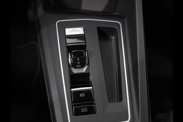 Volkswagen Golf 1.0 eTSI Life Business Climate control Cruise control adaptive Navigatie LED Parkeersensoren Camera Apple Carplay/ Android Auto Lichtmetalen Vegen 18"