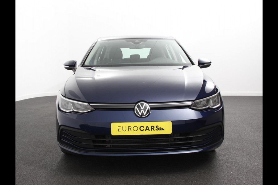 Volkswagen Golf 1.0 eTSI Life Business Climate control Cruise control adaptive Navigatie LED Parkeersensoren Camera Apple Carplay/ Android Auto Lichtmetalen Vegen 18"