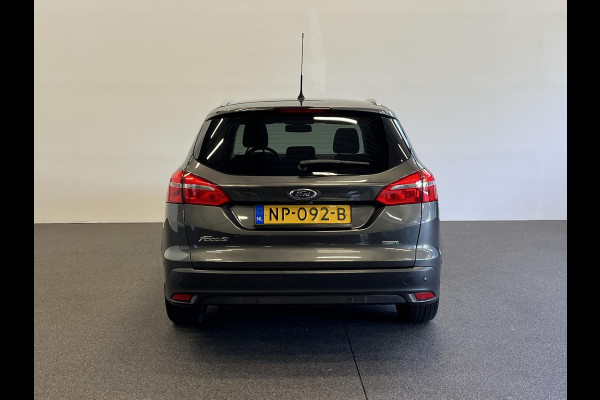 Ford FOCUS Wagon 1.0 Titanium Navigatie Parkeersensoren Park Assist Cruise Control Lichtmetalen velgen Climate Control