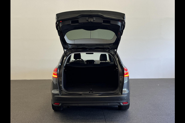 Ford FOCUS Wagon 1.0 Titanium Navigatie Parkeersensoren Park Assist Cruise Control Lichtmetalen velgen Climate Control