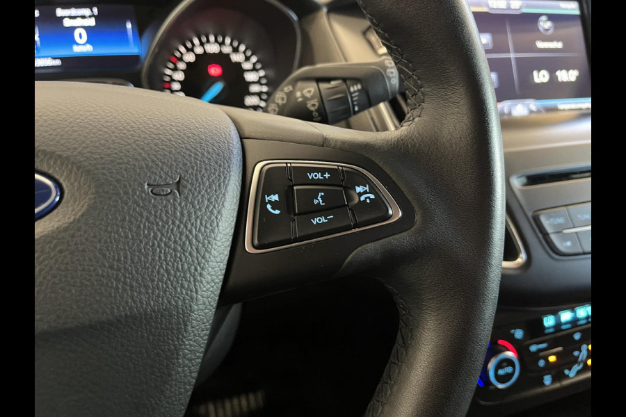 Ford FOCUS Wagon 1.0 Titanium Navigatie Parkeersensoren Park Assist Cruise Control Lichtmetalen velgen Climate Control