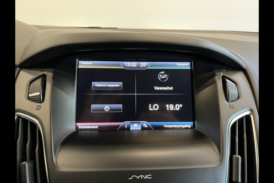 Ford FOCUS Wagon 1.0 Titanium Navigatie Parkeersensoren Park Assist Cruise Control Lichtmetalen velgen Climate Control