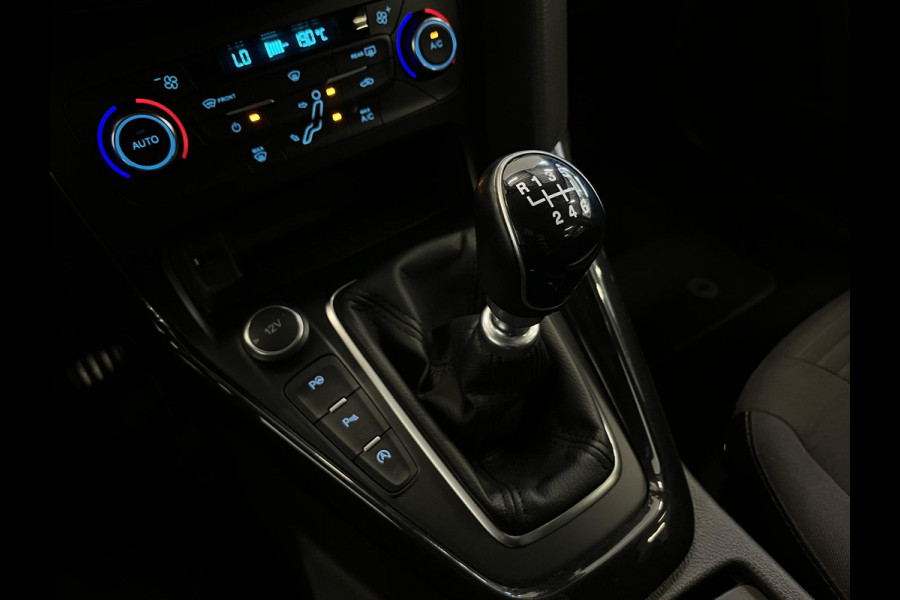 Ford FOCUS Wagon 1.0 Titanium Navigatie Parkeersensoren Park Assist Cruise Control Lichtmetalen velgen Climate Control