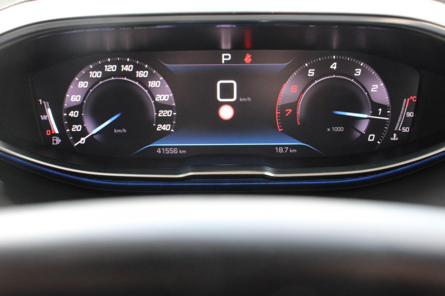 Peugeot 3008 1.2 PureTech 130pk Automaat Allure Peugeot 3008 1.2 PureTech 130pk EAT8 / AUTOMAAT Allure | Navigatie | Climate Control | Lichtmetalen velgen | Parkeer sensoren