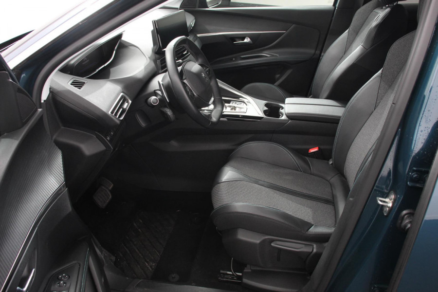 Peugeot 3008 1.2 PureTech 130pk Automaat Allure Peugeot 3008 1.2 PureTech 130pk EAT8 / AUTOMAAT Allure | Navigatie | Climate Control | Lichtmetalen velgen | Parkeer sensoren