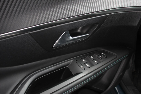 Peugeot 3008 1.2 PureTech 130pk Automaat Allure Peugeot 3008 1.2 PureTech 130pk EAT8 / AUTOMAAT Allure | Navigatie | Climate Control | Lichtmetalen velgen | Parkeer sensoren