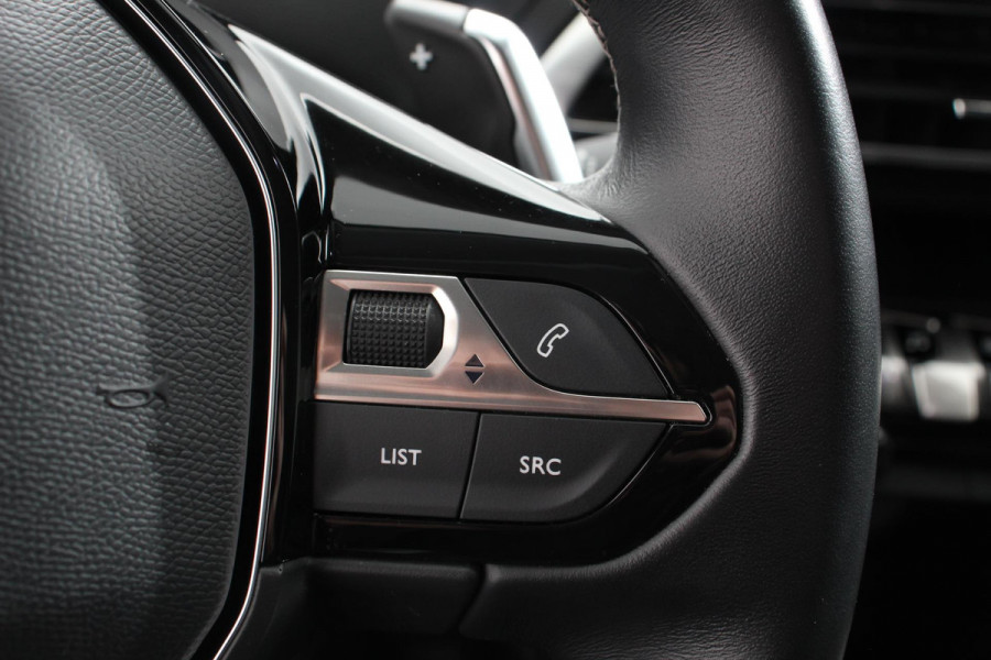 Peugeot 3008 1.2 PureTech 130pk Automaat Allure Peugeot 3008 1.2 PureTech 130pk EAT8 / AUTOMAAT Allure | Navigatie | Climate Control | Lichtmetalen velgen | Parkeer sensoren
