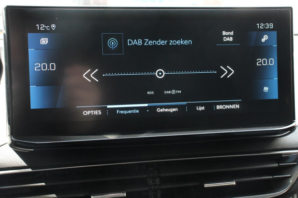 Peugeot 3008 1.2 PureTech 130pk Automaat Allure Peugeot 3008 1.2 PureTech 130pk EAT8 / AUTOMAAT Allure | Navigatie | Climate Control | Lichtmetalen velgen | Parkeer sensoren