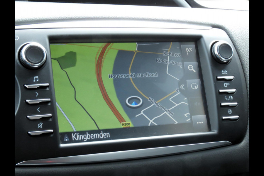 Toyota Yaris 1.5 Hybrid Dynamic | NAVI | ACHTERUITRIJCAMERA | KEYLESS ENTRY | CRUISE CONTROL | DEALER ONDERHOUDEN |