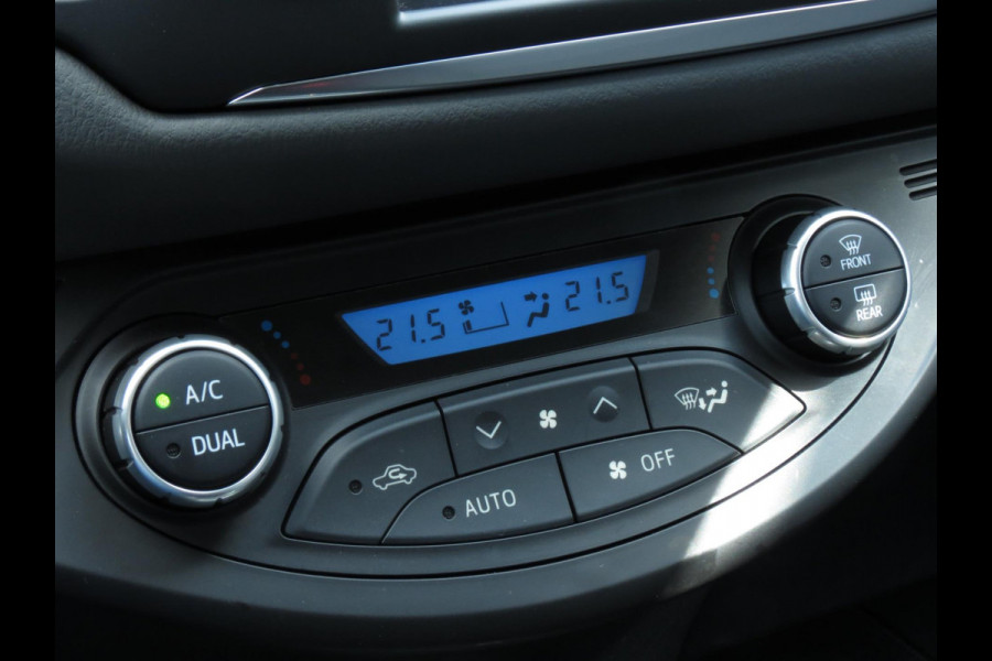 Toyota Yaris 1.5 Hybrid Dynamic | NAVI | ACHTERUITRIJCAMERA | KEYLESS ENTRY | CRUISE CONTROL | DEALER ONDERHOUDEN |
