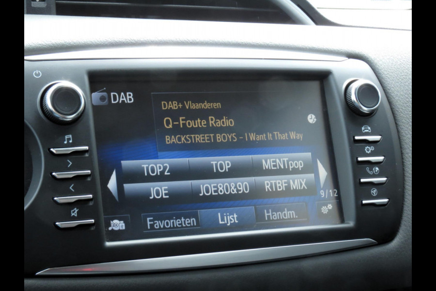 Toyota Yaris 1.5 Hybrid Dynamic | NAVI | ACHTERUITRIJCAMERA | KEYLESS ENTRY | CRUISE CONTROL | DEALER ONDERHOUDEN |