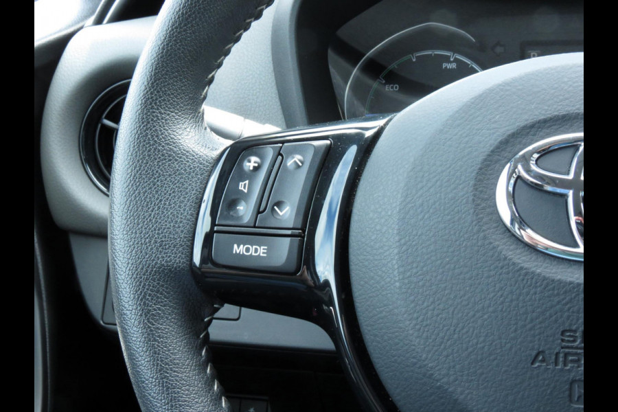 Toyota Yaris 1.5 Hybrid Dynamic | NAVI | ACHTERUITRIJCAMERA | KEYLESS ENTRY | CRUISE CONTROL | DEALER ONDERHOUDEN |