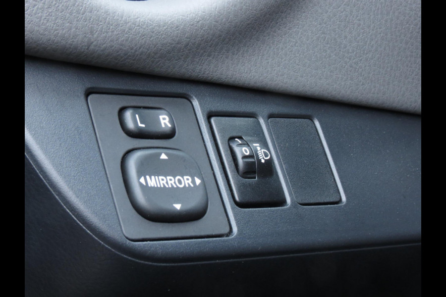 Toyota Yaris 1.5 Hybrid Dynamic | NAVI | ACHTERUITRIJCAMERA | KEYLESS ENTRY | CRUISE CONTROL | DEALER ONDERHOUDEN |