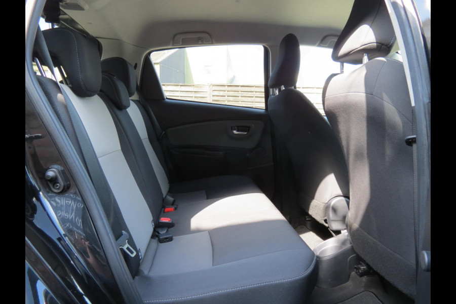 Toyota Yaris 1.5 Hybrid Dynamic | NAVI | ACHTERUITRIJCAMERA | KEYLESS ENTRY | CRUISE CONTROL | DEALER ONDERHOUDEN |