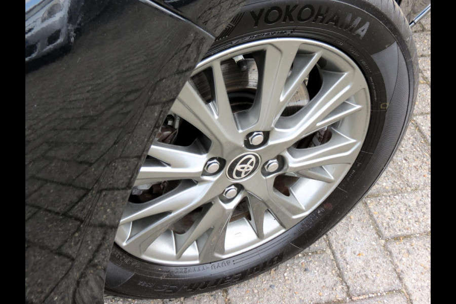 Toyota Yaris 1.5 Hybrid Dynamic | NAVI | ACHTERUITRIJCAMERA | KEYLESS ENTRY | CRUISE CONTROL | DEALER ONDERHOUDEN |