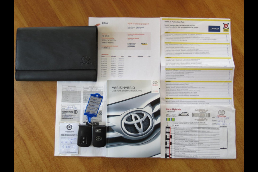 Toyota Yaris 1.5 Hybrid Dynamic | NAVI | ACHTERUITRIJCAMERA | KEYLESS ENTRY | CRUISE CONTROL | DEALER ONDERHOUDEN |