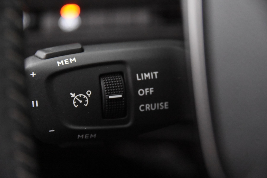Peugeot 3008 1.2 Allure EAT8 *Navigatie*Park Assist*