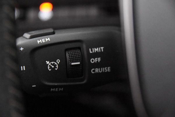 Peugeot 3008 1.2 Allure EAT8 *Navigatie*Park Assist*