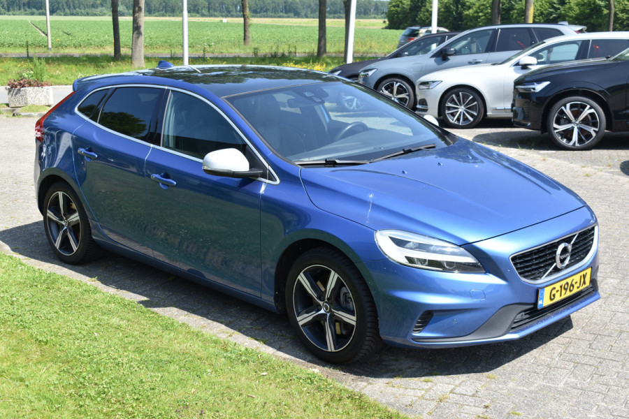 Volvo V40 T3 150PK Polar+ Sport | H&K | Trekhaak | Panoramadak | Camera | Stoelverwarming