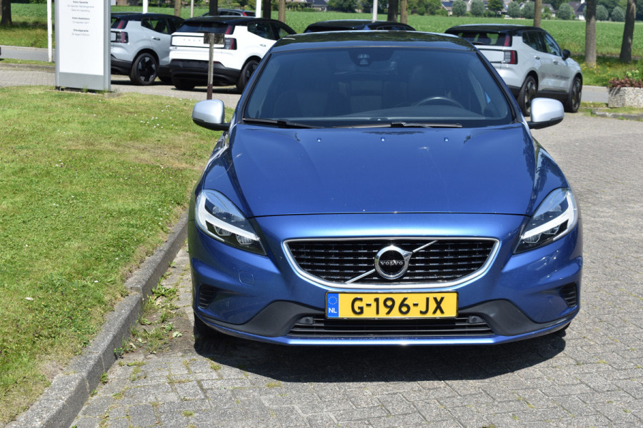 Volvo V40 T3 150PK Polar+ Sport | H&K | Trekhaak | Panoramadak | Camera | Stoelverwarming