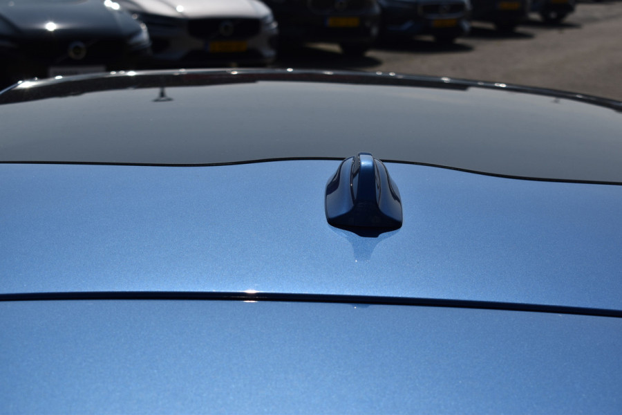Volvo V40 T3 150PK Polar+ Sport | H&K | Trekhaak | Panoramadak | Camera | Stoelverwarming