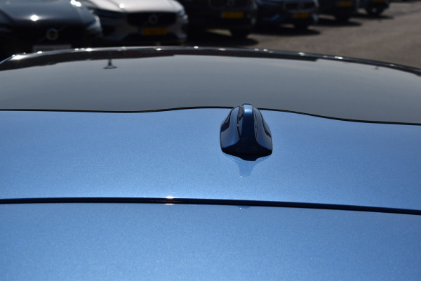 Volvo V40 T3 150PK Polar+ Sport | H&K | Trekhaak | Panoramadak | Camera | Stoelverwarming