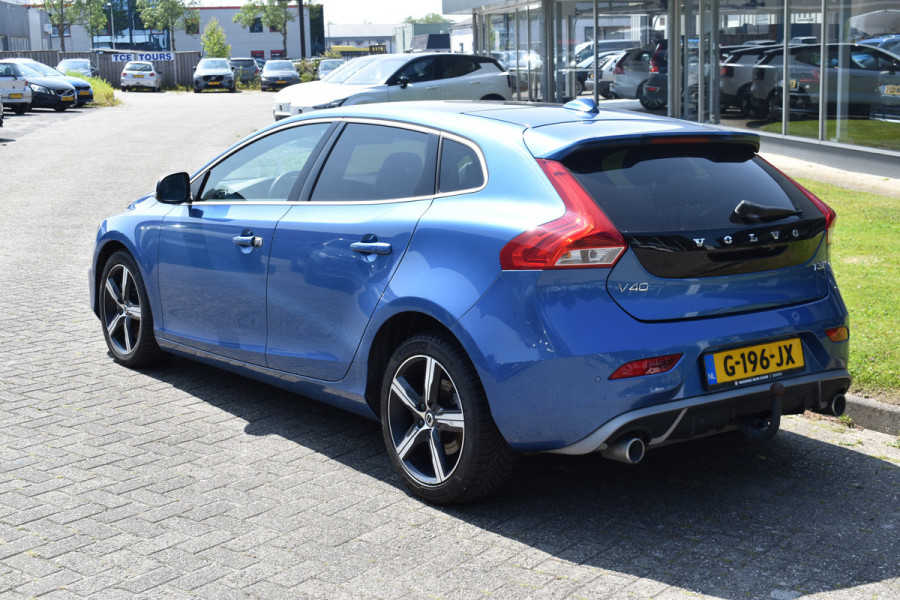 Volvo V40 T3 150PK Polar+ Sport | H&K | Trekhaak | Panoramadak | Camera | Stoelverwarming