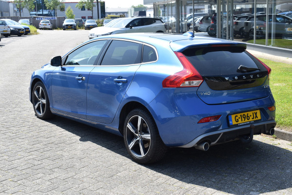Volvo V40 T3 150PK Polar+ Sport | H&K | Trekhaak | Panoramadak | Camera | Stoelverwarming