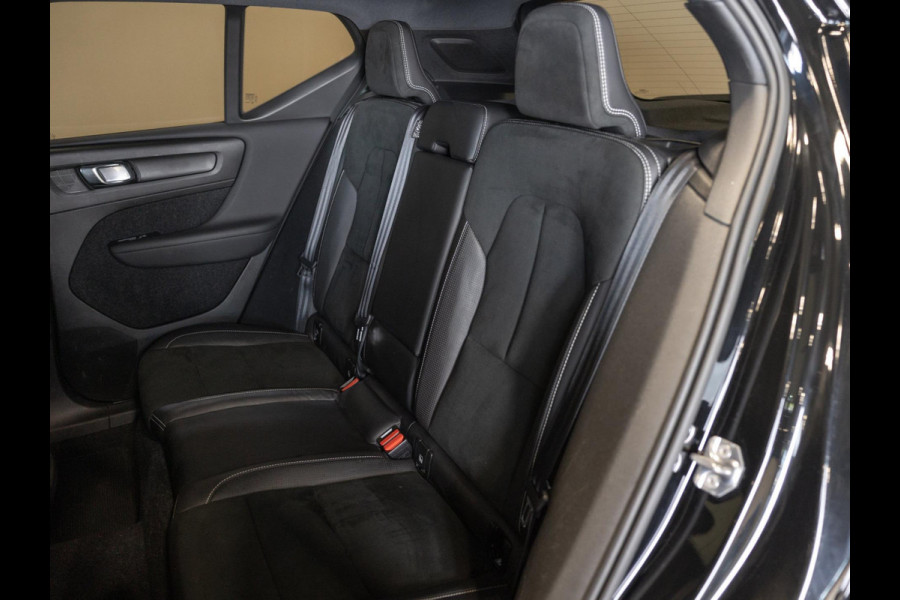 Volvo XC40 2.0 T5 AWD R-Design / 247pk / Trekhaak / Harman kardon / Stoelverwarming voor en achter /
