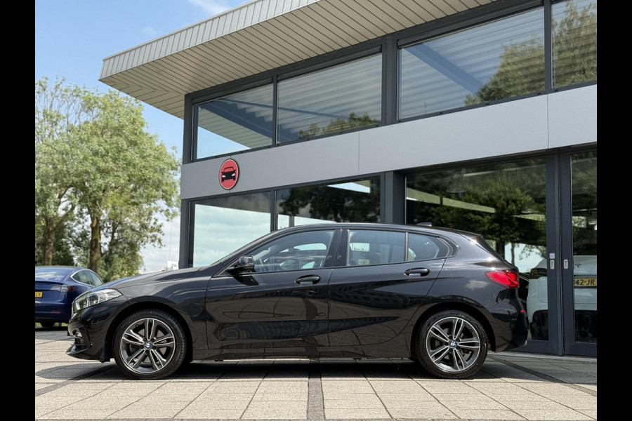 BMW 1-serie 118i Business Ed. | Navi | Live-Cockpit | Carplay |