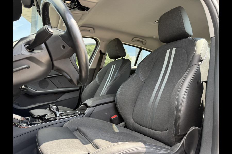BMW 1-serie 118i Business Ed. | Navi | Live-Cockpit | Carplay |