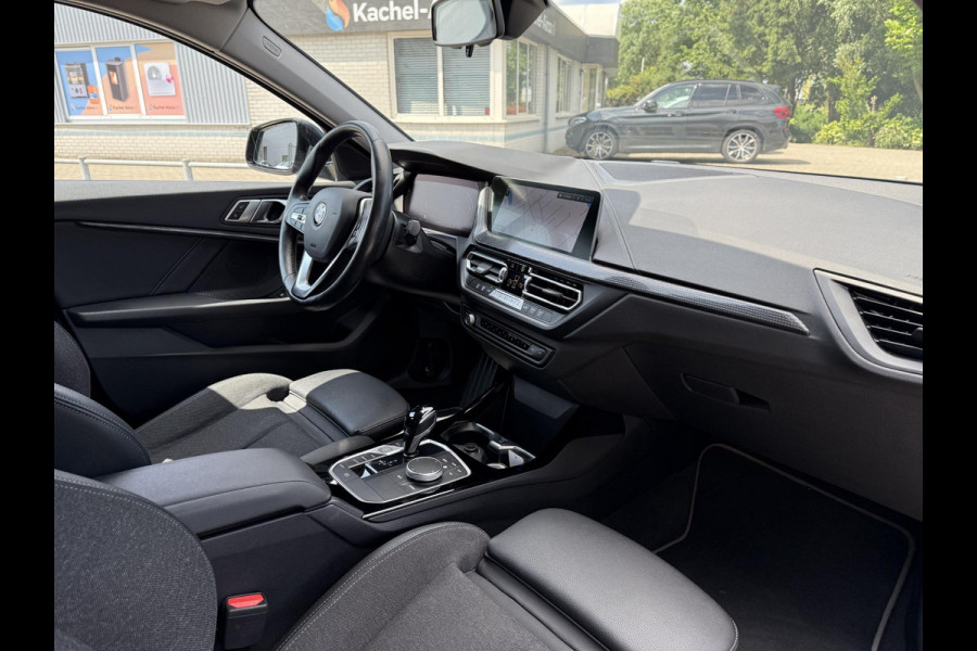 BMW 1-serie 118i Business Ed. | Navi | Live-Cockpit | Carplay |