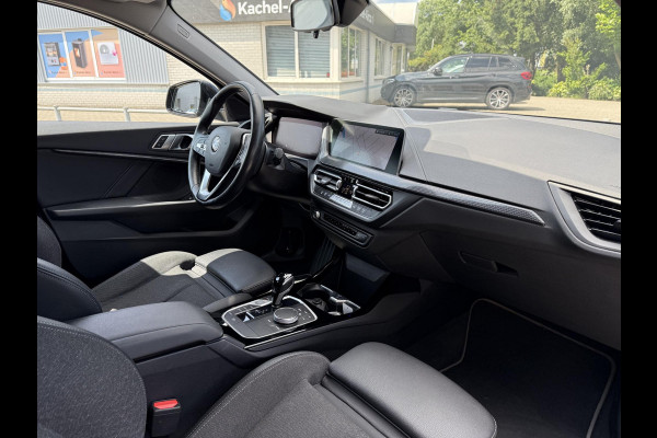 BMW 1-serie 118i Business Ed. | Navi | Live-Cockpit | Carplay |