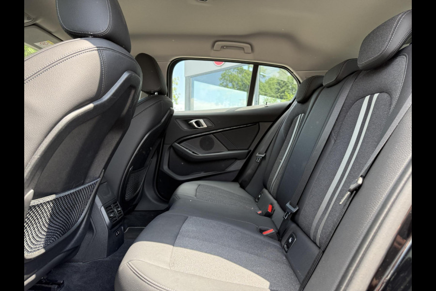 BMW 1-serie 118i Business Ed. | Navi | Live-Cockpit | Carplay |