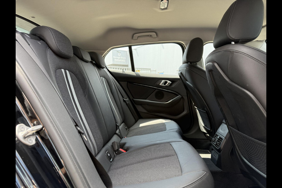 BMW 1-serie 118i Business Ed. | Navi | Live-Cockpit | Carplay |