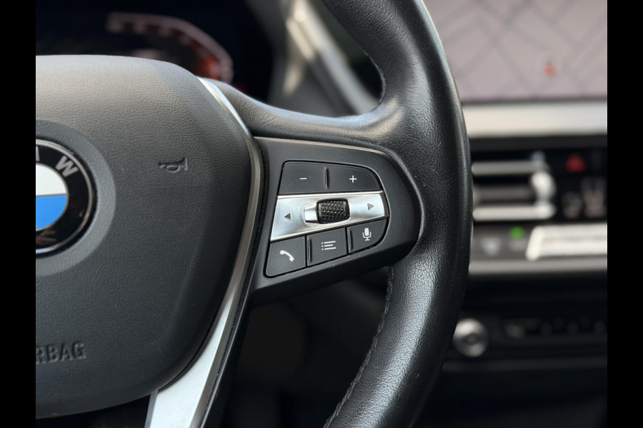 BMW 1-serie 118i Business Ed. | Navi | Live-Cockpit | Carplay |