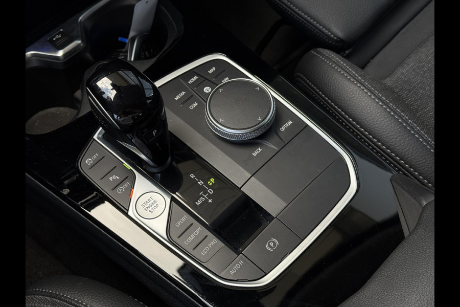 BMW 1-serie 118i Business Ed. | Navi | Live-Cockpit | Carplay |
