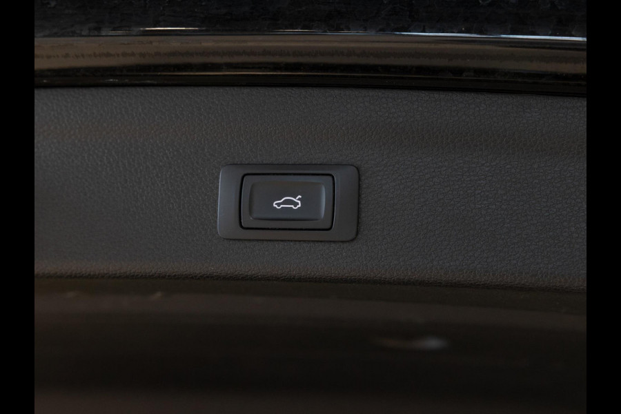 Audi Q3 35 TFSI Advanced / 150pk / Panorama dak / Stoelverwarming / Leder /