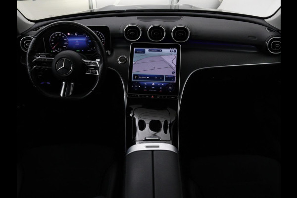 Mercedes-Benz C-Klasse 300e AMG Night | Adaptive cruise | Stoelverwarming | Trekhaak | Carplay | Camera | Sfeerverlichting | Full LED