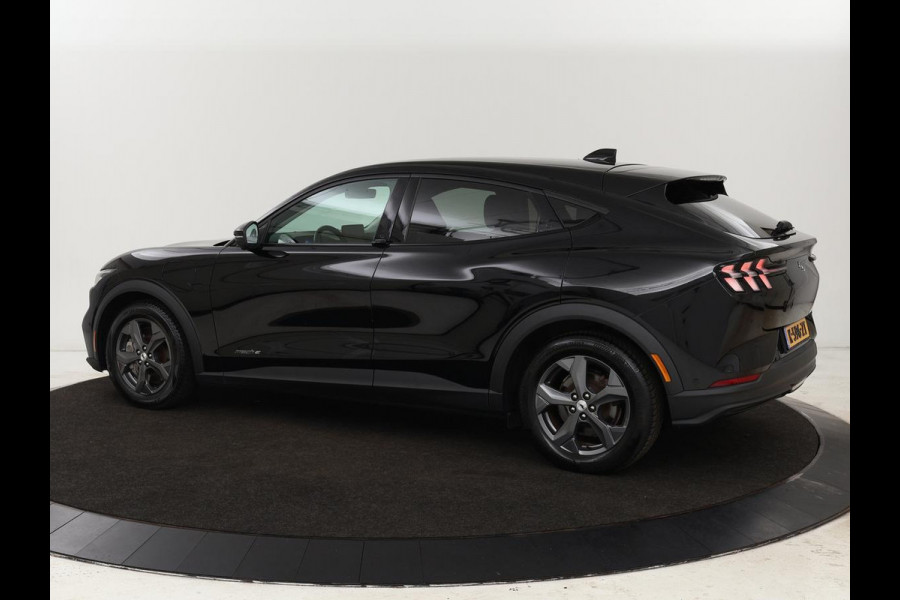 Ford Mustang Mach-E RWD 75 kWh | Leder | Stoelverwarming | Adaptive cruise | 360 camera | Adaptive cruise | B&O Sound | Stuurverwarming | Full LED