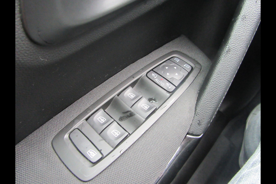 Renault Kadjar 1.3 TCe 140 Limited | Navi | PDC | Climate Contorl | Cruise Control | (occasion)