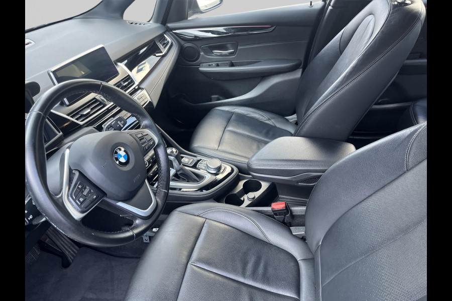 BMW 2 Serie Active Tourer 225xe iPerformance High Executive | leder | head-up display | dealer onderhouden | PHEV | plug-in