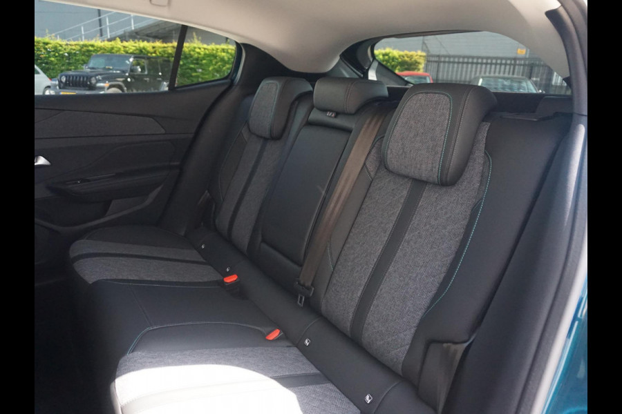 Peugeot 408 1.2 TURBO Allure Pack 130 EAT8